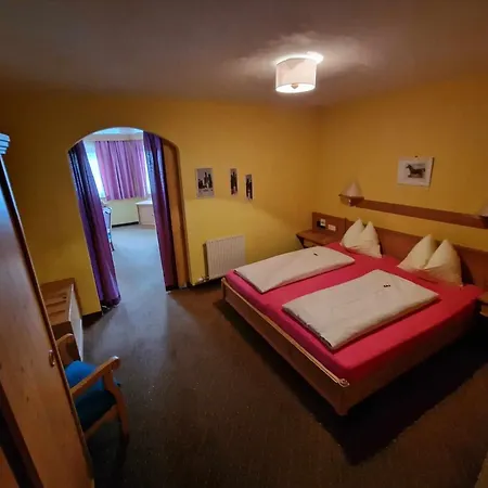 Отель Lindenhof Леоганг