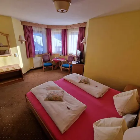 Отель Lindenhof Леоганг