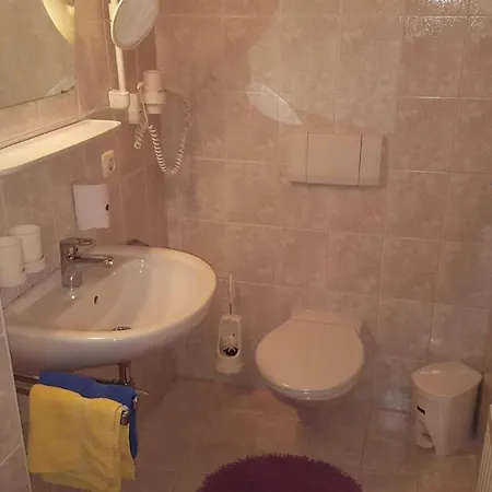 Lindenhof Hotel 3*
